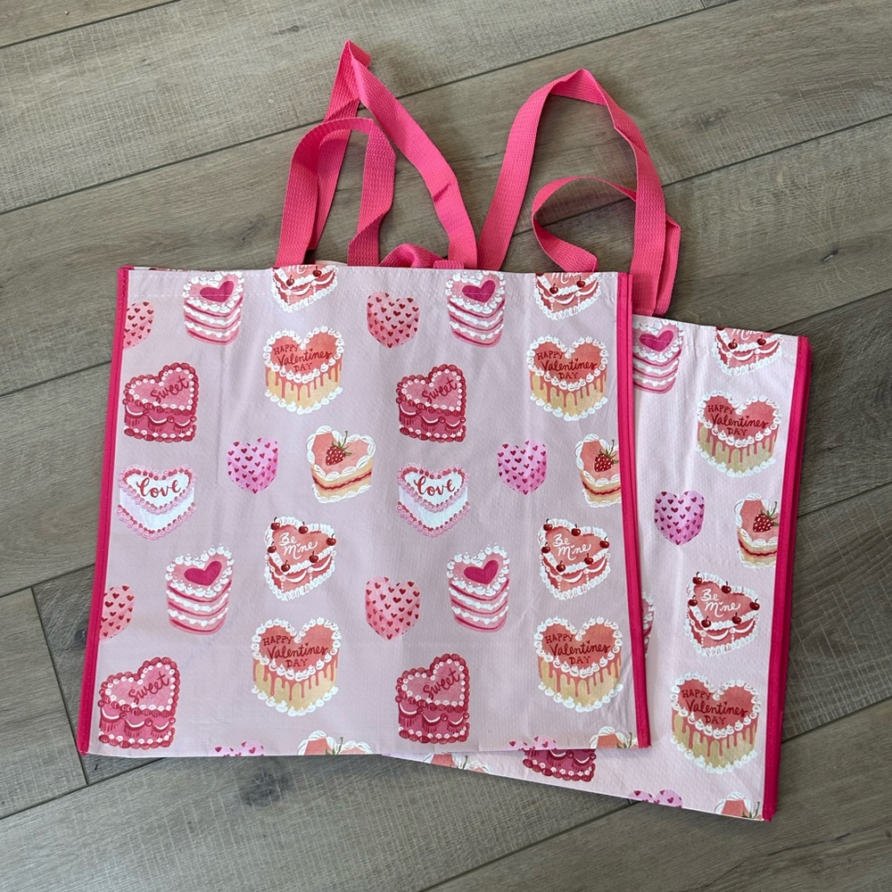 Homegoods TJMaxx Marshalls Valentines Day Vintage Heart Cake Bags Set of 2 NWOT